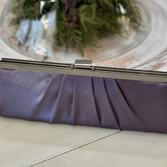 JESSICA McCLINTOCK, NWOT,GREY SATIN EVENING PURSE.CLUTCH OR CHAIN SHOULDER STRAP - Picture 6 of 8